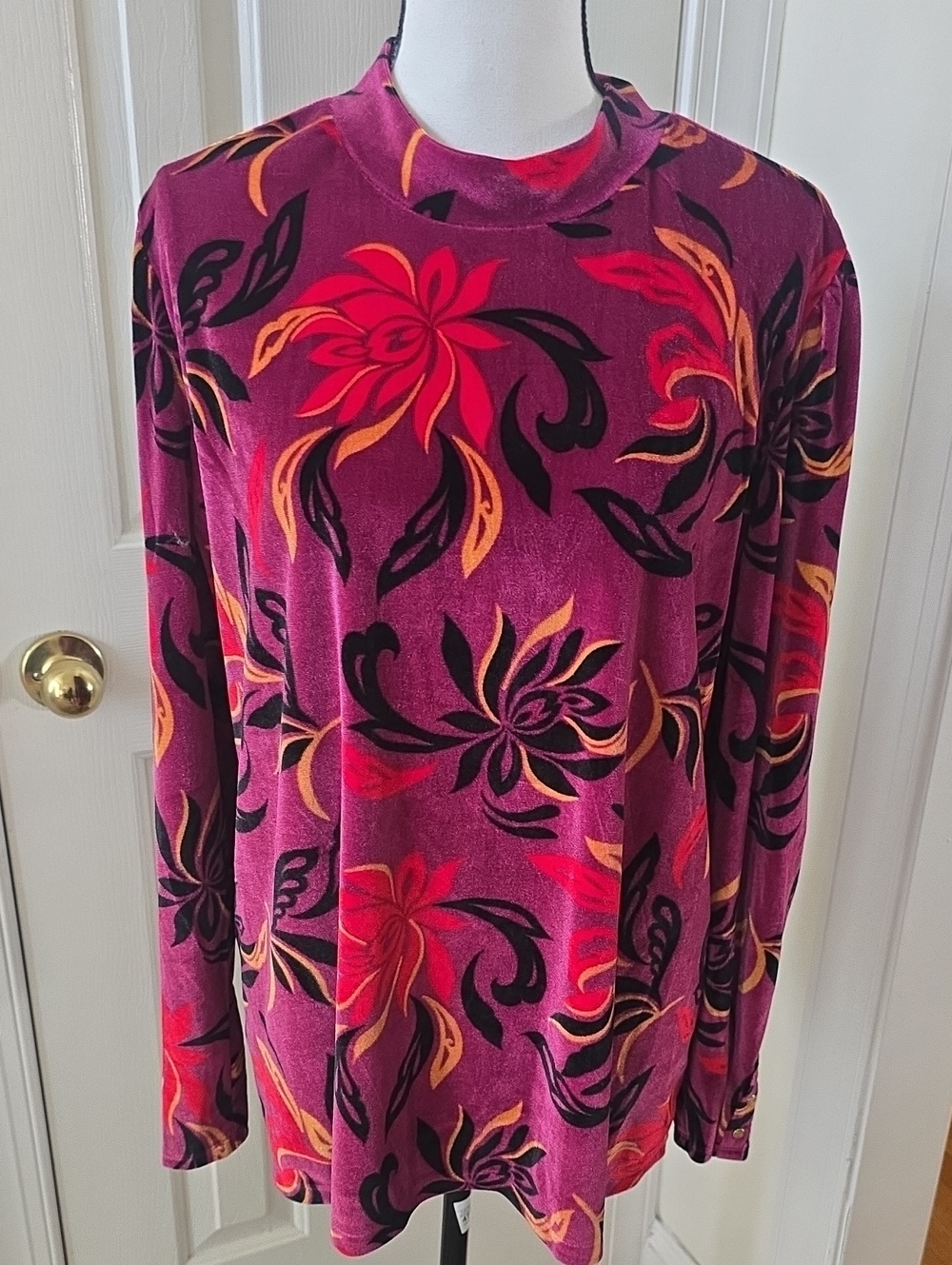LIZ CLAIBORNE WOMEN'S PURPLE FLORAL LONG SLEEVES VELVETEEN PULLOVER TOP SIZE XL